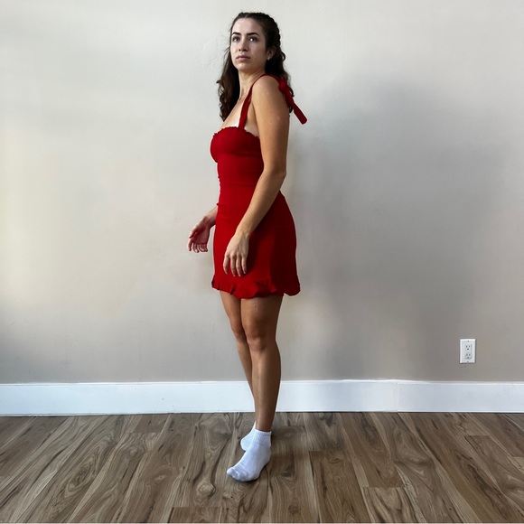 Reformation Christine Dress | Lipstick🎉SALE🎀 NEW - Picture 3 of 14